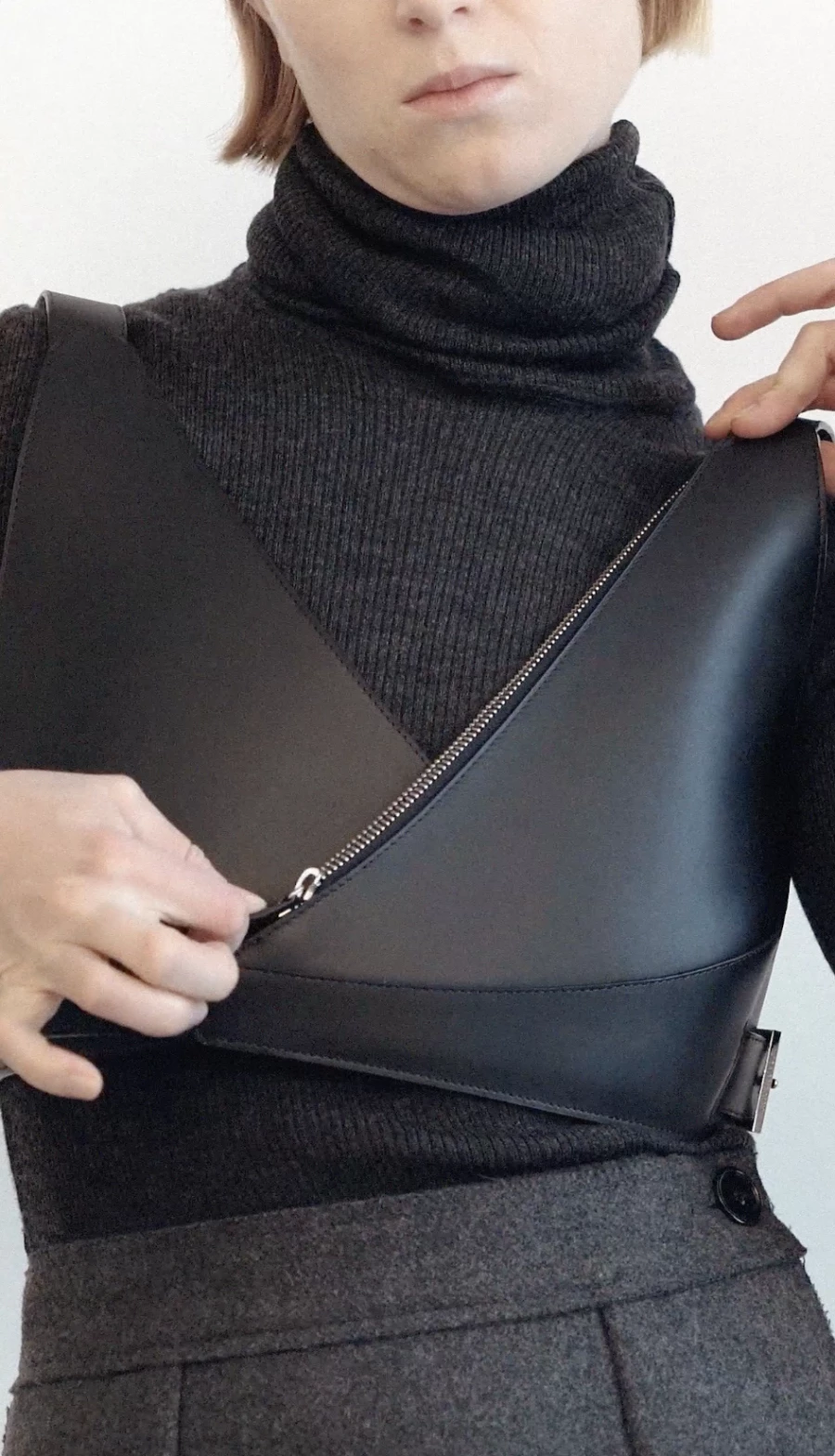 Habit 18 Wrap Chest Bag